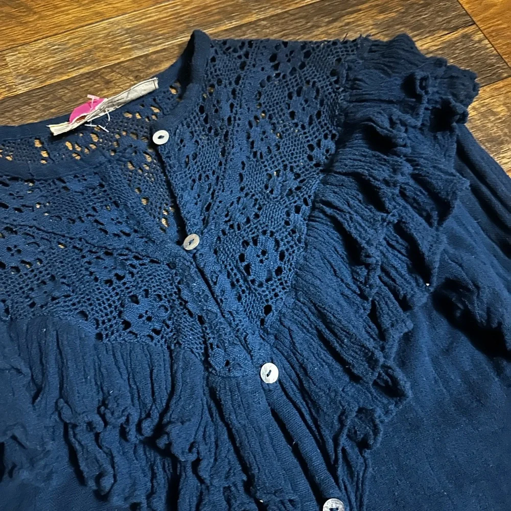 Jen’s Pirate Booty linen shirt with ruffles and ruffles. Deep blue. Size S. - Picture 6 of 14